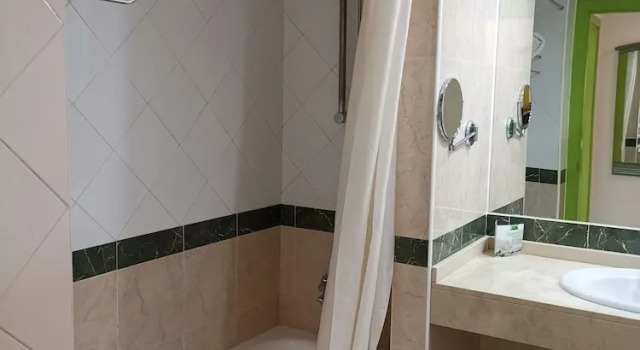 Трёхместный номер Standard с балконом Hotel Puntazo II