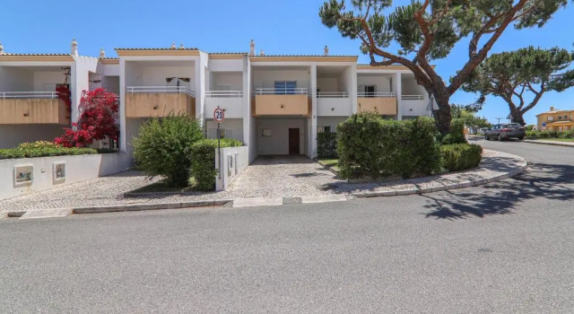 Aldeia da Galé V3 202, Rezerwuj Hotel Hotele w Galé z parkingiem, Parking