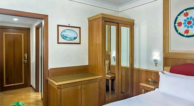 Номер Classic Renaissance Naples Hotel Mediterraneo
