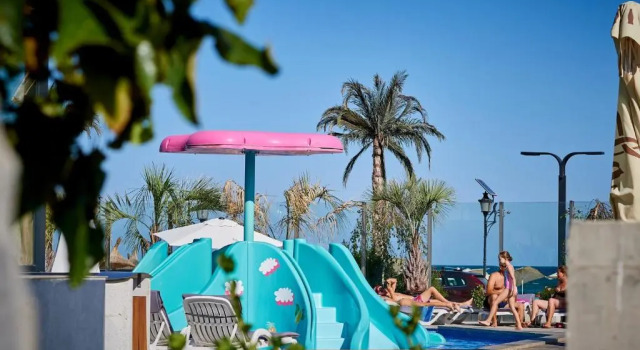 Апартаменты Glamour Red apartment 22 in Spa Pool resort