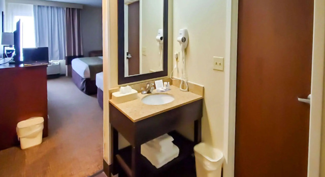 Четырёхместный номер Standard Comfort Inn Oxon Hill - National Harbor
