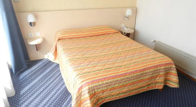 Hôtel Dupleix - Hyper centre - Réouverture, Забронировать Отель Отели Finistère с парковкой, Парковка