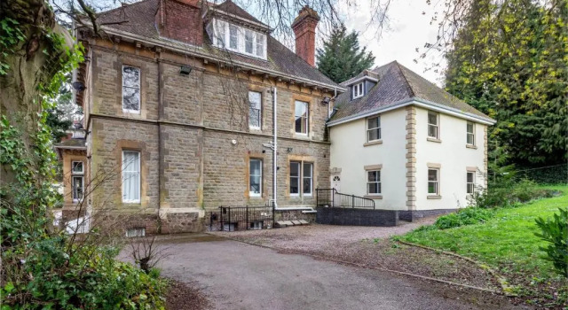 Apartment 4 Hillbrook House, Malvern - Guest Homes