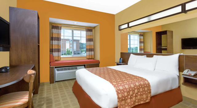 Microtel Inn & Suites by Wyndham Greenville/University Medic, Забронировать Отель Гринвилл Северная Каролина