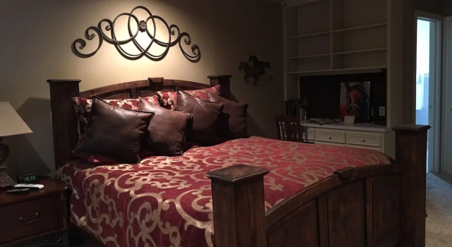 Номер Luxury Live Oaks Bed and Breakfast