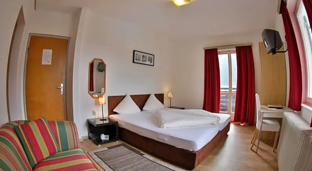 Alpenhotel Oetz, Rezervovat Hotel Hotely v Tyrolsko s parkováním, Parkování