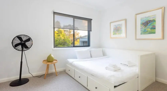 Коттедж Lovely Shenton Park Townhouse