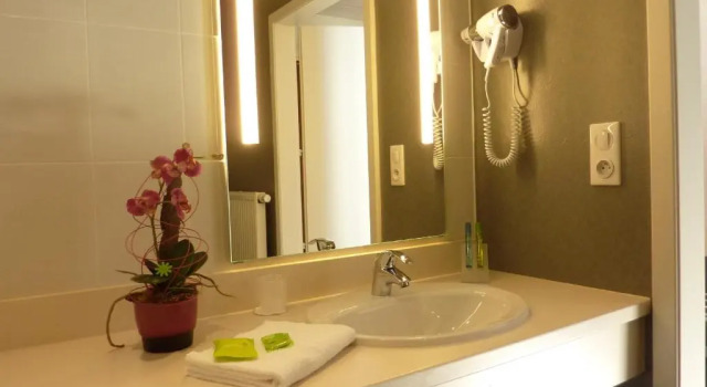 Семейный номер Standard Hôtel Val-Vignes Colmar Haut-Koenigsbourg, The Originals Relais