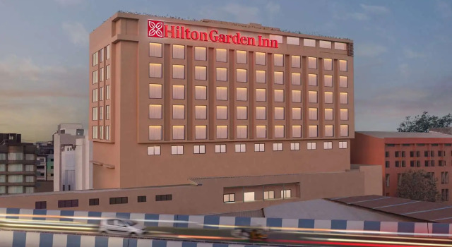 Hilton Garden Inn Surat City Centre, Book Hotel Hoteller i Surat med pool, Swimmingpool