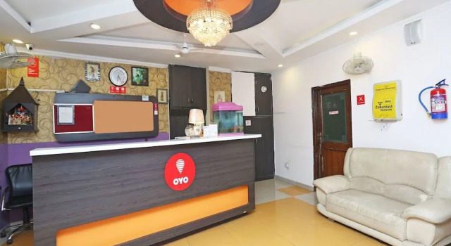 OYO 12784 Hotel Roomers
