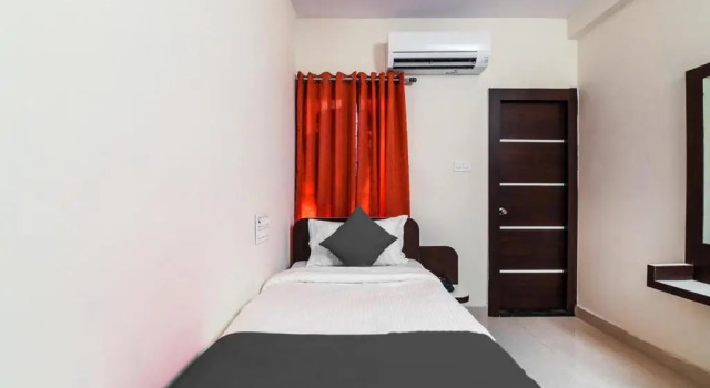 Номер Deluxe Sri Raghavendra Inn