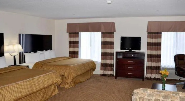 Четырёхместный люкс Deluxe Best Western Plus Kalamazoo Suites