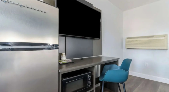 Четырёхместный номер Standard Studio 6 Suites Madera, CA Yosemite