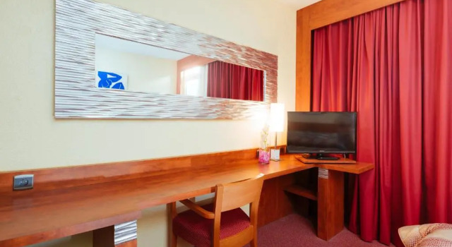 Двухместный номер Comfort Hôtel & Résidence Octel