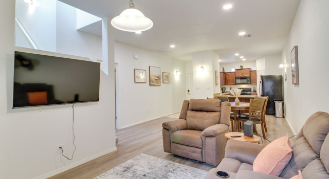 Апартаменты 3 Mi to Downtown: Wfh-friendly ABQ Townhome!