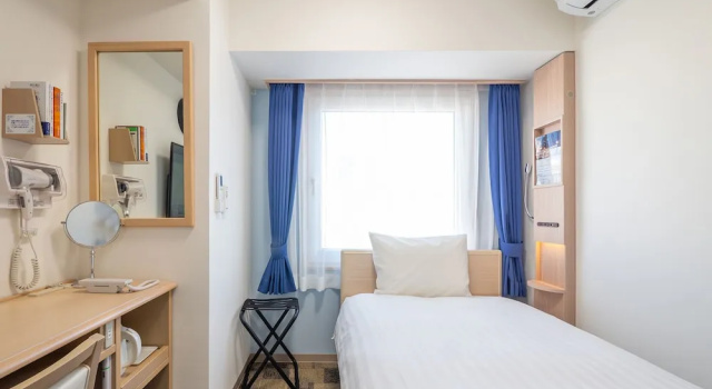 Номер Standard Toyoko Inn Yokohama-eki Nishi-guchi