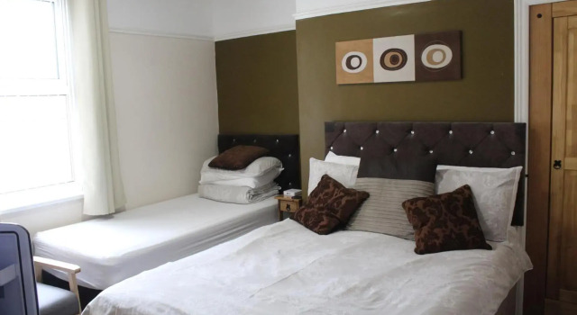 Oakwell Guest House