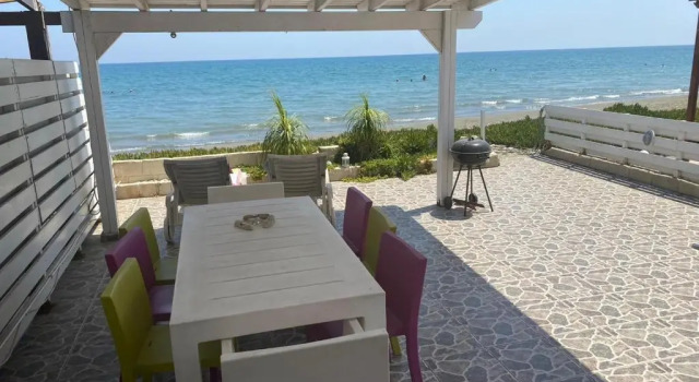 Villa Seafront Beach House