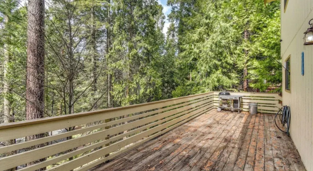 2 Mi to Mi-wuk Village: Cabin w/ Large Deck