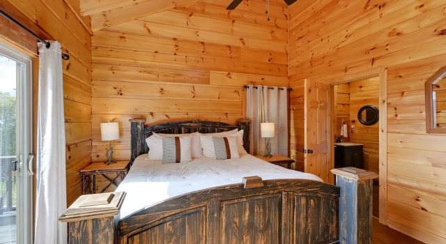 Bryson City Getaway: Private Hot Tub & Scenic View