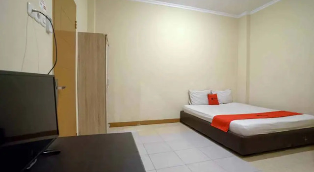 Номер Standard RedDoorz @ Jalan Morotai Lampung