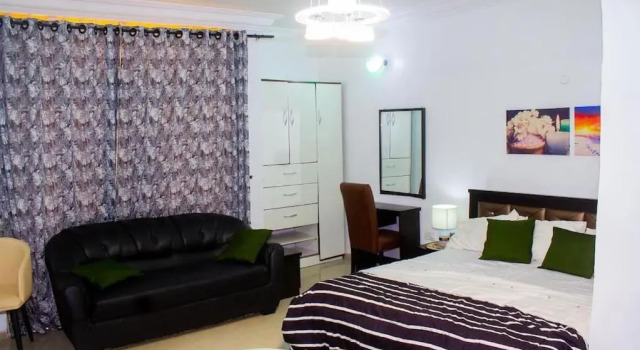 Tastefully furnished studio apartment in Maitama, Забронировать Апартаменты/квартира Отели Maitama с парковкой, Парковка