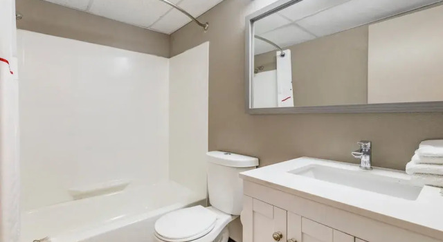 Шестиместный номер Deluxe Red Roof Inn Stroudsburg