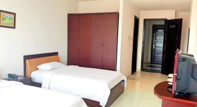 Трёхместный номер Standard Long Beach Hotel