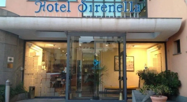 Hotel Sirenella, Забронировать Отель Отели Генуи с парковкой, Парковка