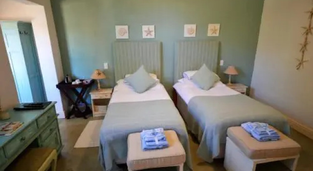 Fish Hoek Bed And Breakfast, Забронировать Отель Отели Фисхук с бассейном, рядом с Fish Hoek Railway Station, Бассейн