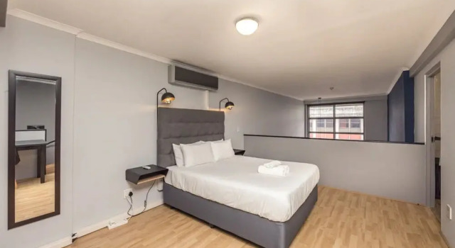 Modern 1 Bedroom in De Waterkant With Table Mountain Views, Забронировать Отель Отели Кейптауна 4 звезды, рядом с MyCiTi Station Cape Town Stadium, 4*