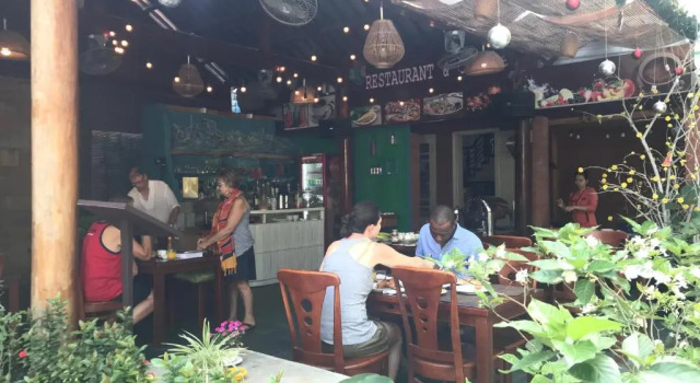 Трёхместный номер Standard с видом на бассейн Lucky Leaf Hoian Villa