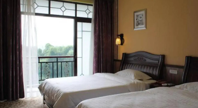 Yangshuo River Valley Resort Hotel, Rezerwuj Ośrodek wypoczynkowy Hotele resortowe w Yangshuo, Ośrodek wypoczynkowy