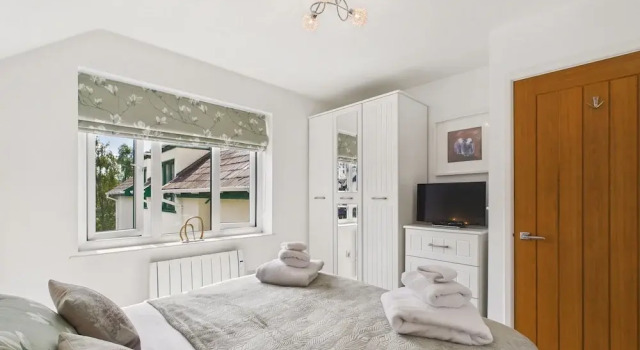 Central Bowness 2-bed Apt, Sleeps 4 With Parking, Varaa Huoneisto Asunnot kohteessa Merseyside, Huoneisto