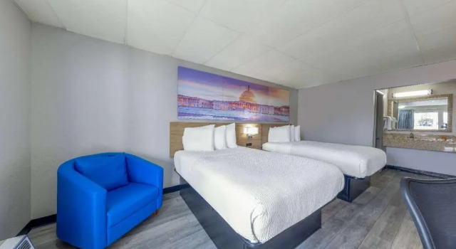 Четырёхместный номер Standard Days Inn by Wyndham Fredericksburg North