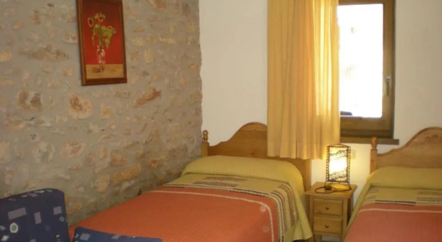 Cal Pedrals II, Prenota Hotel Urús La Masella