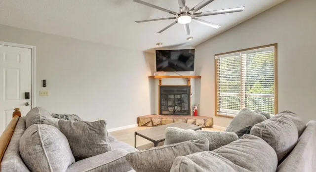 Lakefront Family Home 13 Mi From Gateway Arch!, Забронировать Отель Отели Иллинойс 3 звезды, 3*