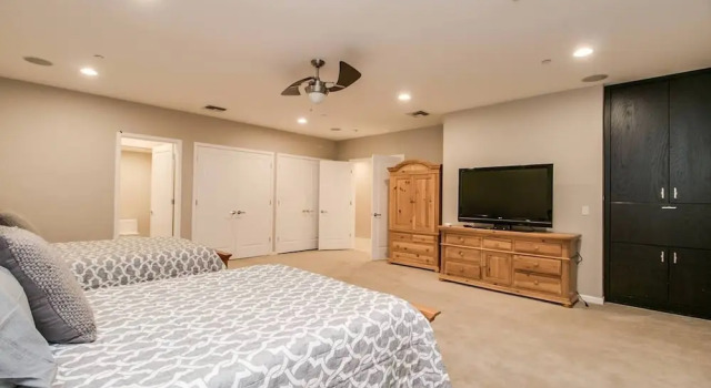 Студия с 4 комнатами с балконом Luxe 4 Bdrm W/pool and Spa on Golf Course Lot!