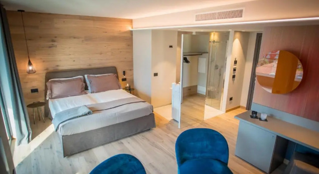 Двухместный номер Deluxe с балконом и с видом на горы Hotel Villa Enrica