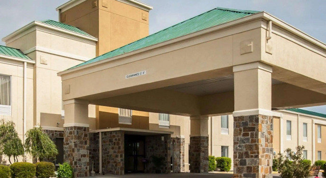 Comfort Inn Hayti, Boek Hotel Hotels in Missouri met zwembad, Zwembad