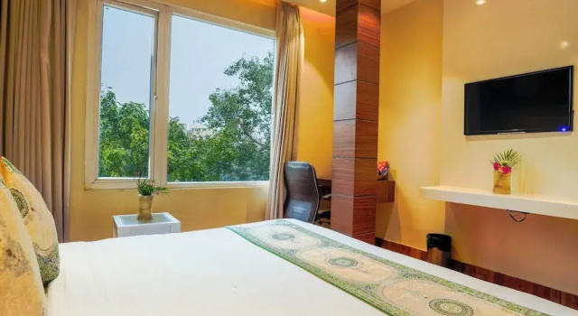 Студия Executive Stamps Golden Lagoon by Eight Continents - Opposite to Golden Temple