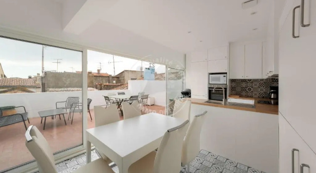 AS21778- Magnifique P3 avec terrasse au cœur du Centre ville dans une maison de caractère, Book Apartment Le Grau-du-Roi Camargue