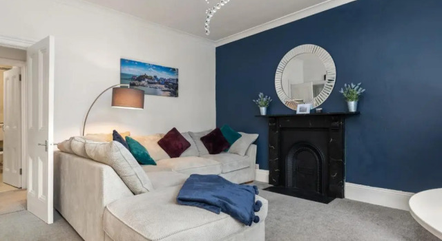 Caldey Bay Apartment - Lovely Sea Views