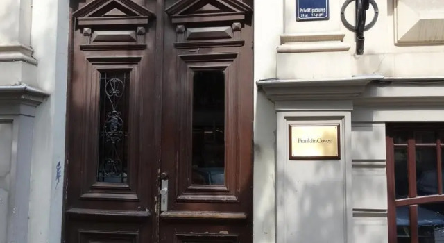 Alice, Забронировать Отель Отели в центре Центра, в центре