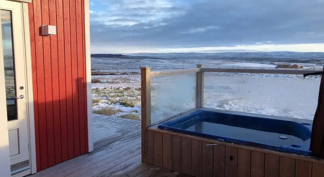 Blue View Cabin 1B with Hot Tub, Rezervovat Rekreační dům Hotely v East Iceland s parkováním, Parkování