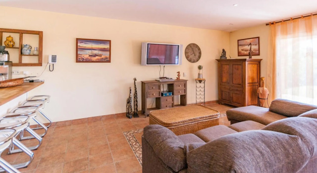 Fantastic holiday home for 14 persons in Sant Pere Pescador with private pool