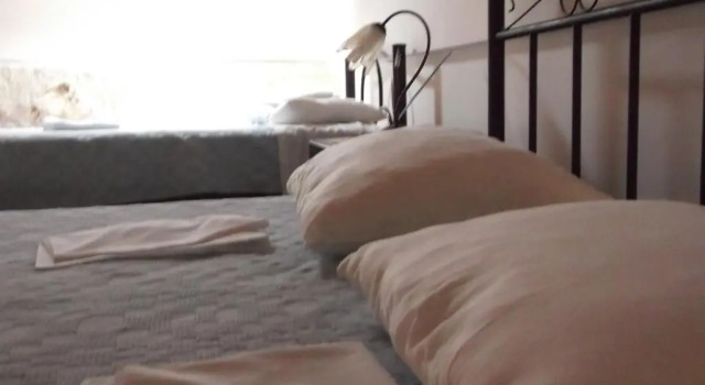 Sivros Stone Cottages, Prenota Hotel Sívros 