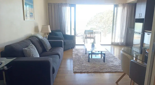 Paihia Beach Front 1 bedroom Apartment, Rezerwuj Apartament Hotele w Auckland Region z parkingiem, Parking