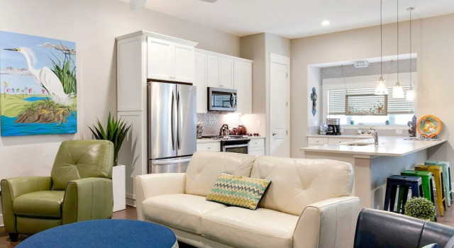 New Listing! Brand-new All-suite Poolside Oasis 3 Bedroom Townhouse