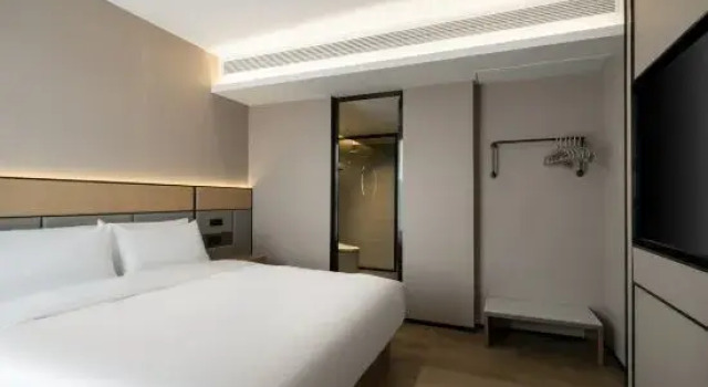 Люкс Deluxe Starway Hotel Guilin Two Rivers and Four Lakes Scenic Area